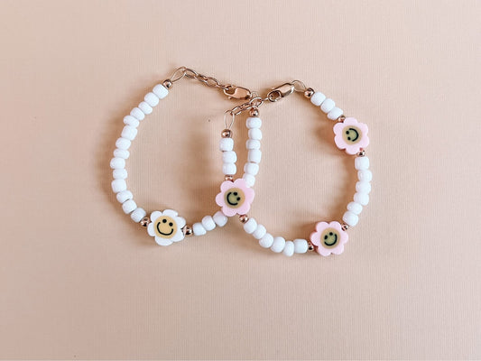 happy daisies bracelet